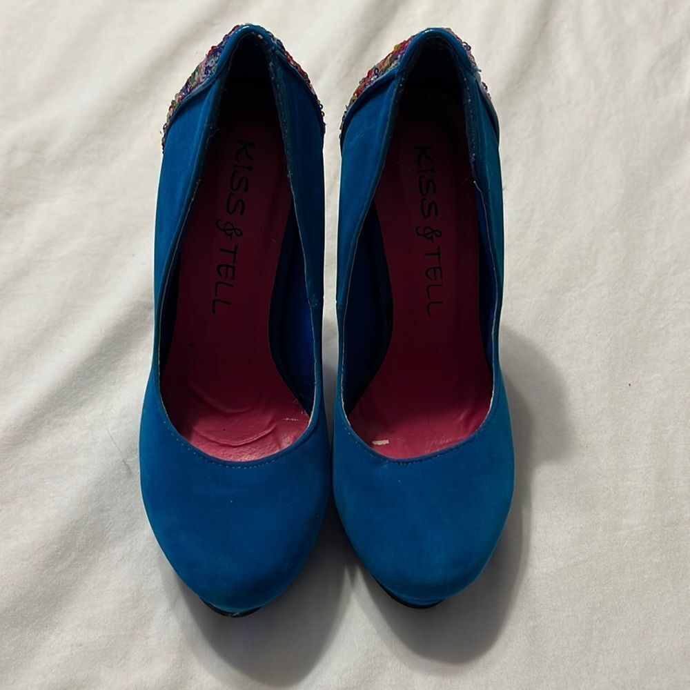 Kiss & tell high heels